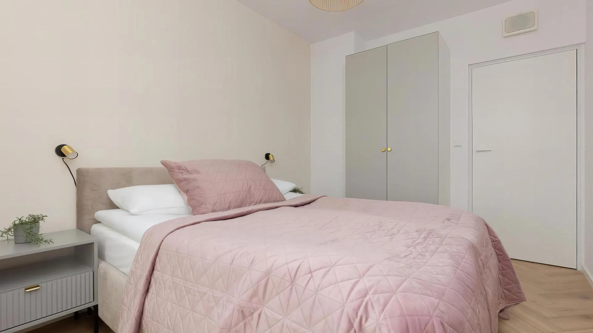 L27 Aparthotel Warsaw