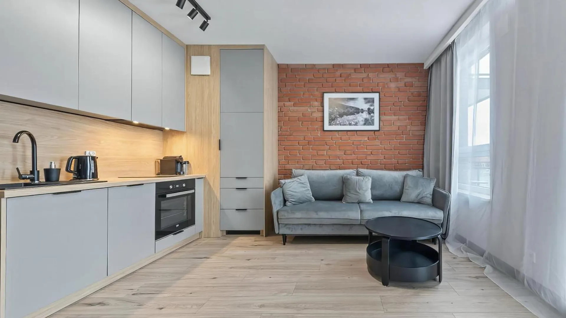 L27 Aparthotel Варшава